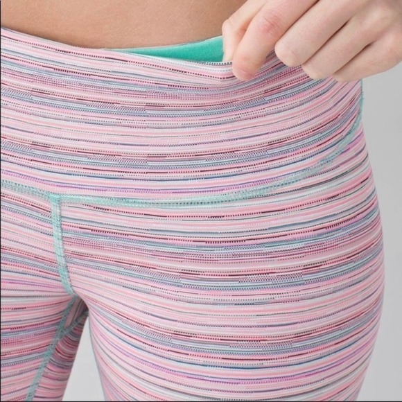 Lululemon Leggings Wunder Under Luxtreme Cyber Stripe Pink Menthol Size 4 rare - Picture 4 of 13